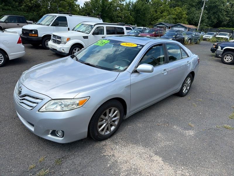 Toyota Camry Base 6-Spd AT 2011