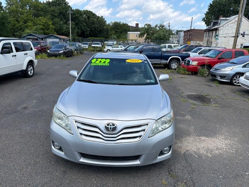 Toyota Camry Base 6-Spd AT 2011