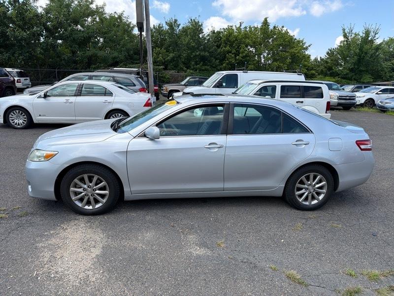 Toyota Camry Base 6-Spd AT 2011