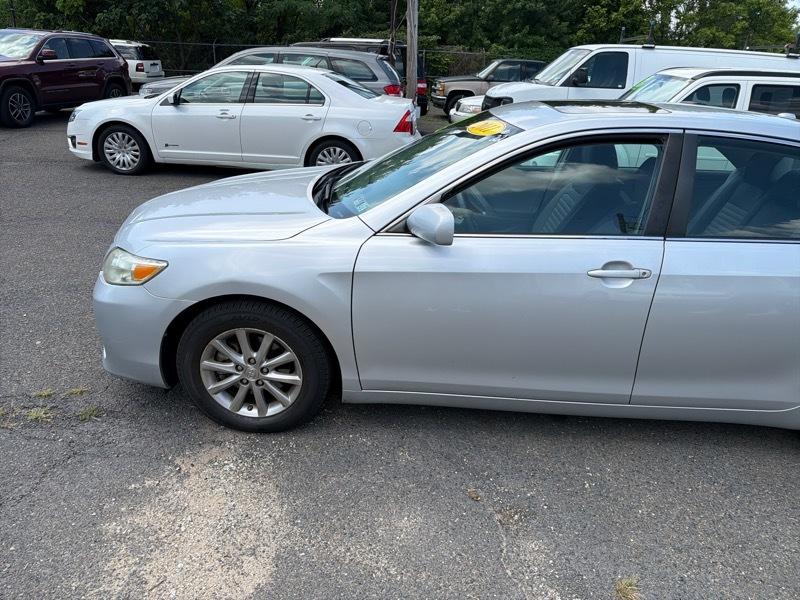 Toyota Camry Base 6-Spd AT 2011