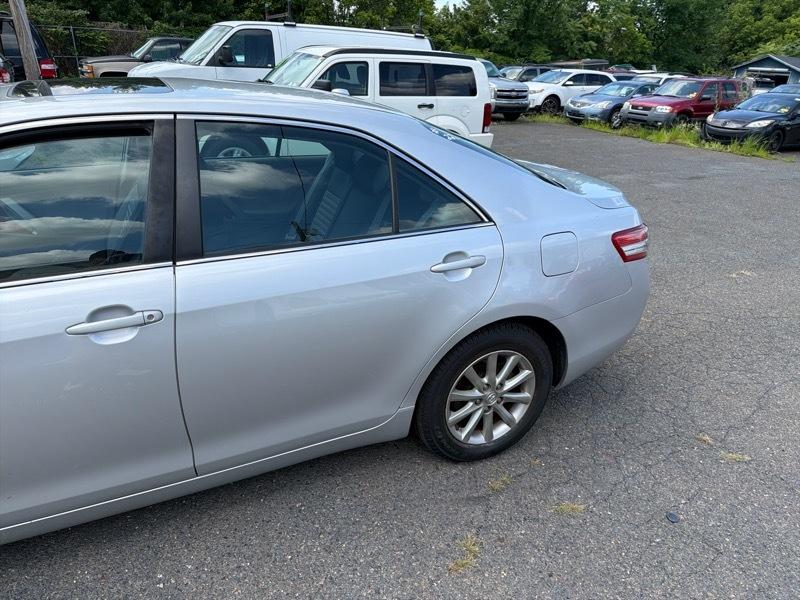 Toyota Camry Base 6-Spd AT 2011