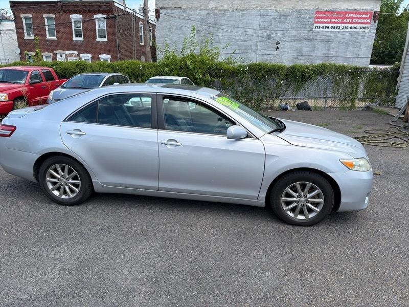 Toyota Camry Base 6-Spd AT 2011