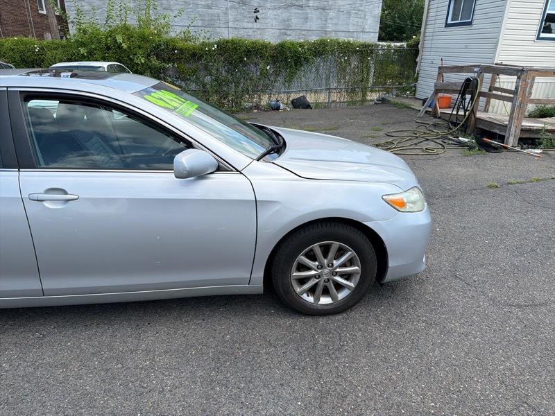 Toyota Camry Base 6-Spd AT 2011