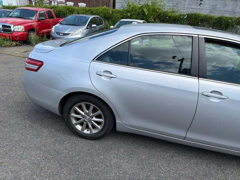 Toyota Camry Base 6-Spd AT 2011