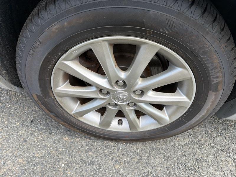 Toyota Camry Base 6-Spd AT 2011