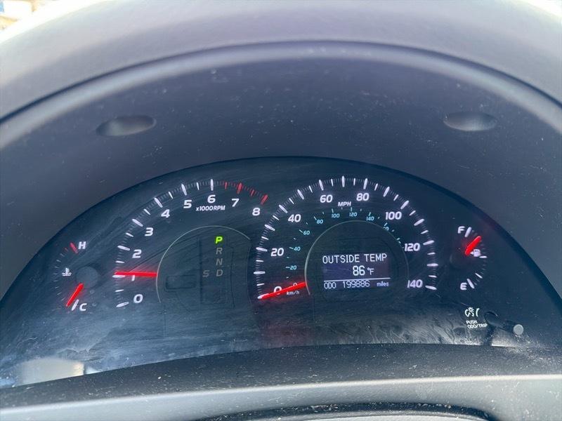 Toyota Camry Base 6-Spd AT 2011