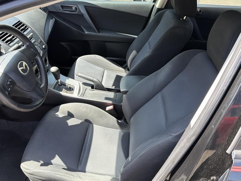 Mazda MAZDA3 i Sport 4-Door 2011