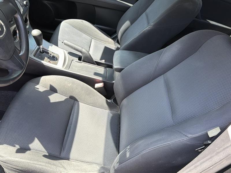 Mazda MAZDA3 i Sport 4-Door 2011