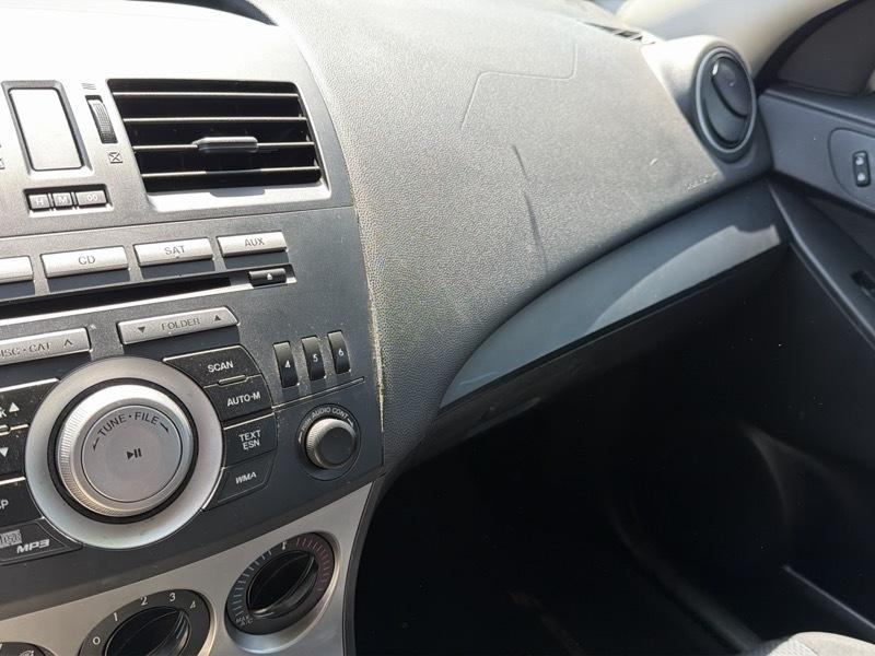 Mazda MAZDA3 i Sport 4-Door 2011