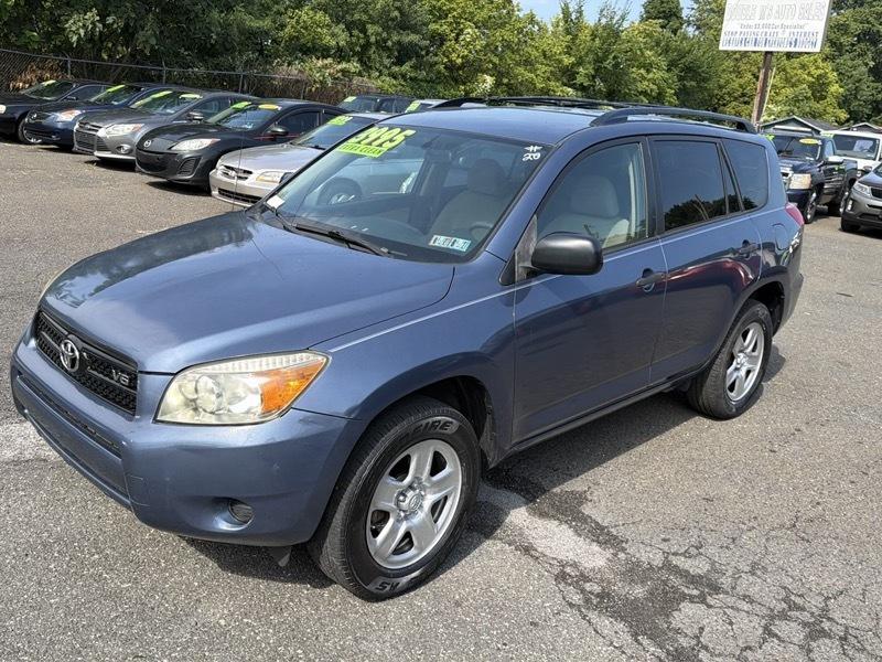 Toyota RAV4 Base V6 2WD 2006