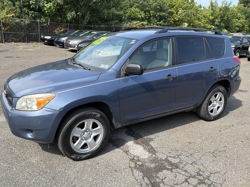 Toyota RAV4 Base V6 2WD 2006