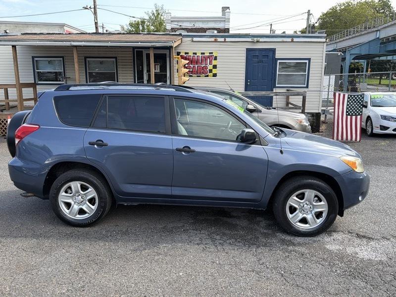 Toyota RAV4 Base V6 2WD 2006