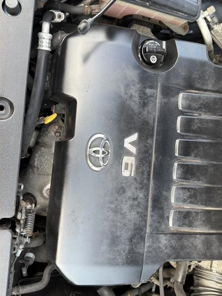 Toyota RAV4 Base V6 2WD 2006