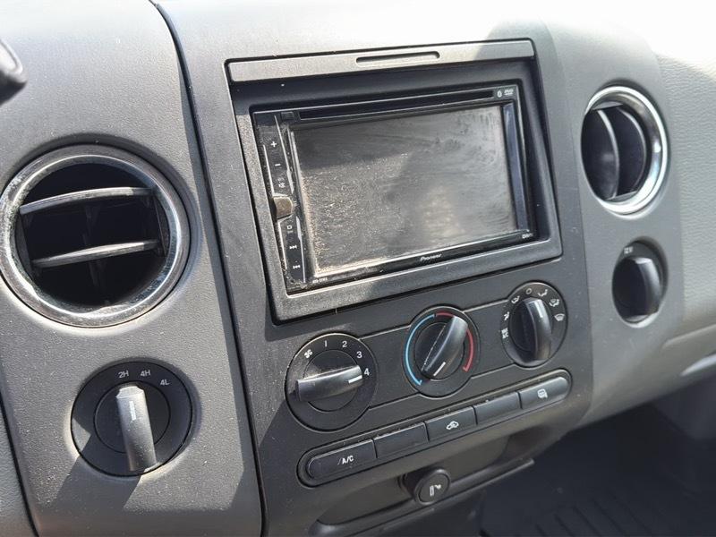 Ford F-150 XL SuperCrew Short Bed 4WD 2008