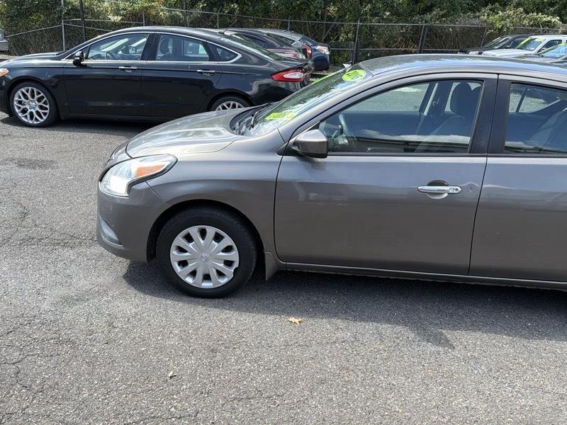 Nissan Versa 1.6 S 5M 2016