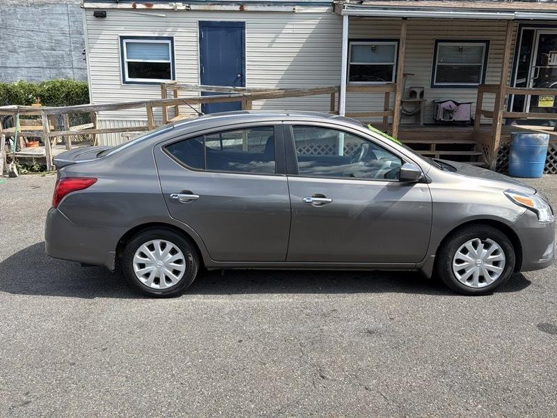 Nissan Versa 1.6 S 5M 2016