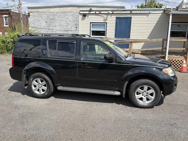 Nissan Pathfinder LE 4WD 2008