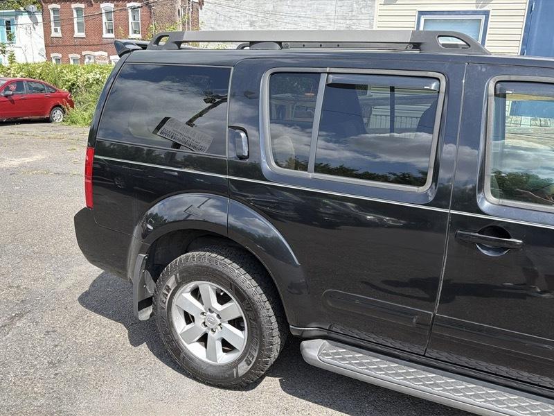 Nissan Pathfinder LE 4WD 2008