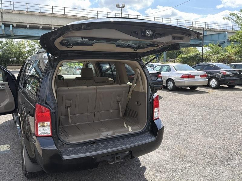 Nissan Pathfinder LE 4WD 2008