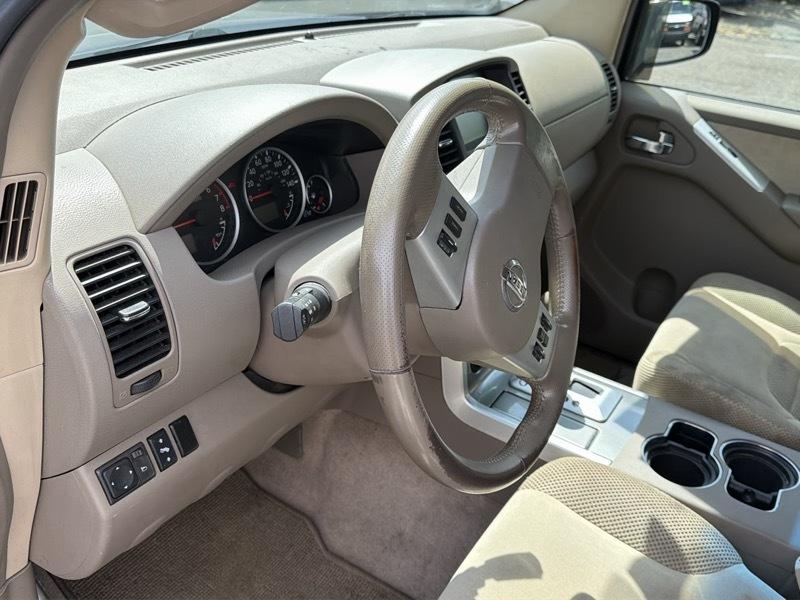 Nissan Pathfinder LE 4WD 2008