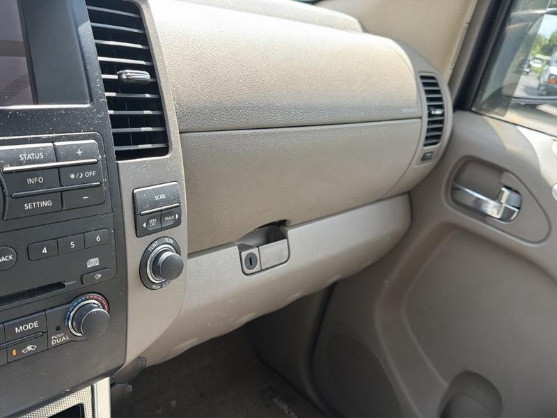 Nissan Pathfinder LE 4WD 2008