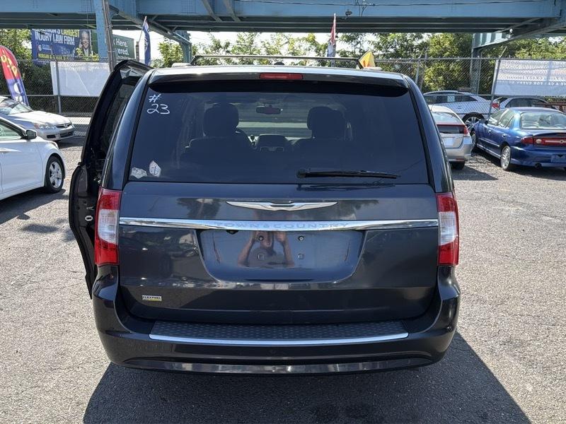 Chrysler Town & Country Touring 2013