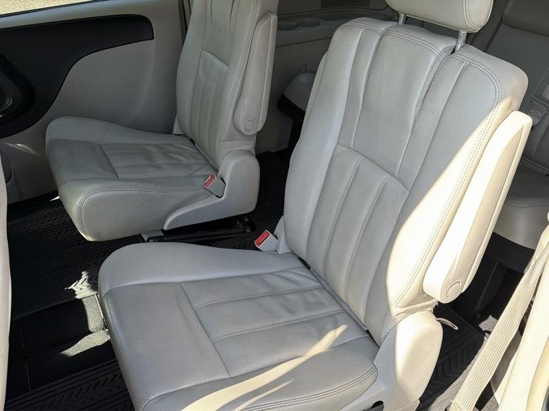 Chrysler Town & Country Touring 2013