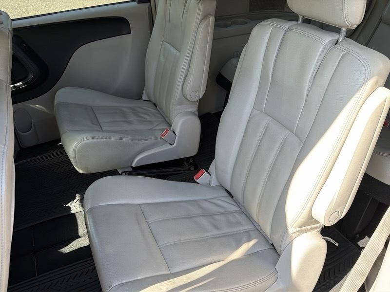 Chrysler Town & Country Touring 2013