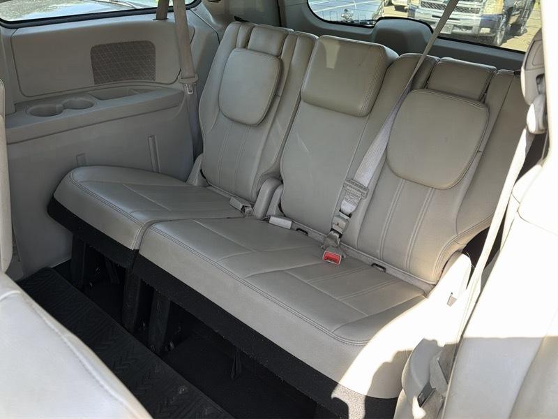 Chrysler Town & Country Touring 2013