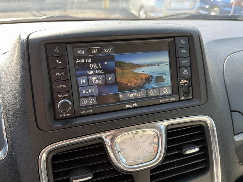 Chrysler Town & Country Touring 2013