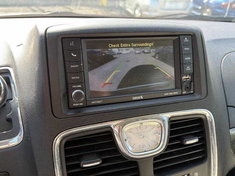 Chrysler Town & Country Touring 2013