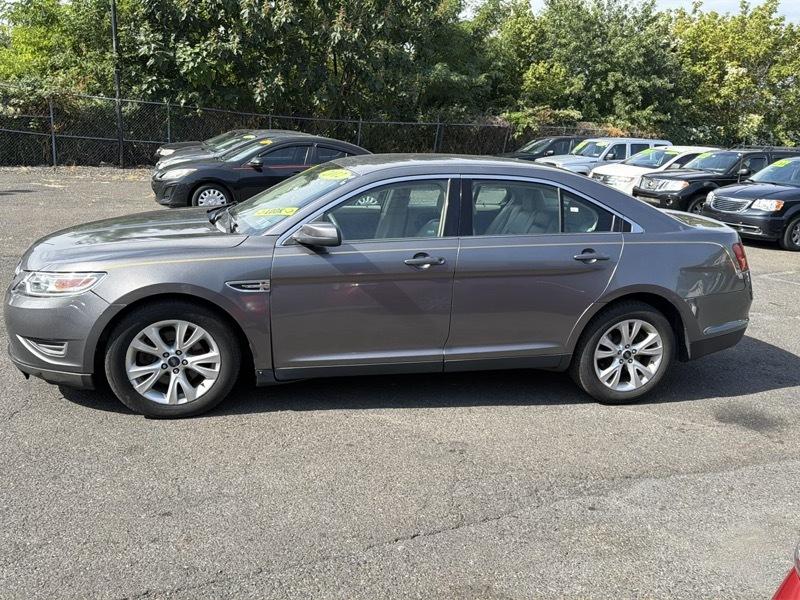 Ford Taurus SEL FWD 2012