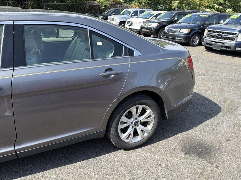 Ford Taurus SEL FWD 2012