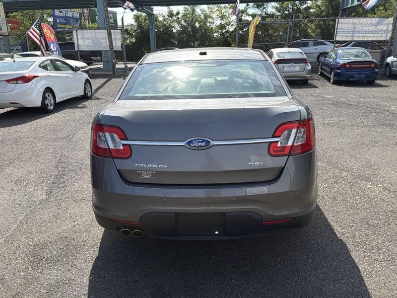 Ford Taurus SEL FWD 2012