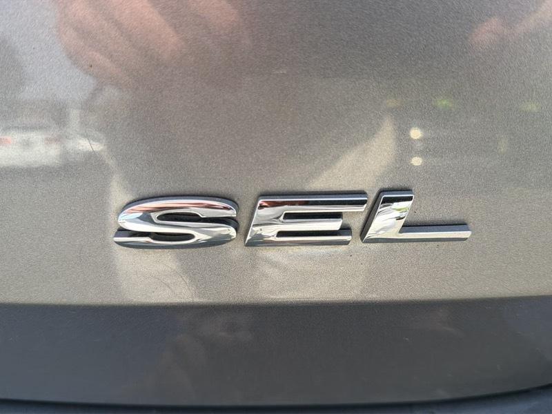 Ford Taurus SEL FWD 2012