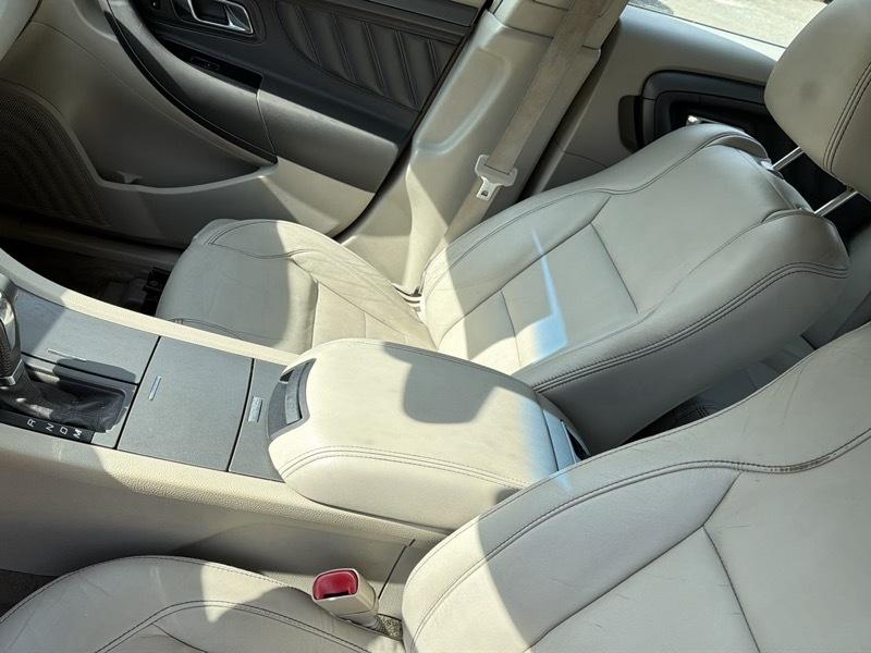 Ford Taurus SEL FWD 2012