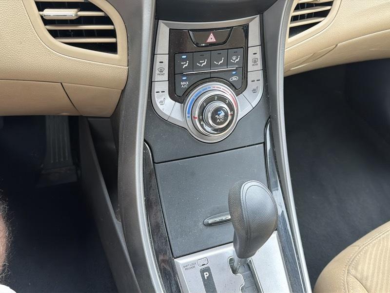 Hyundai Elantra Limited 2013