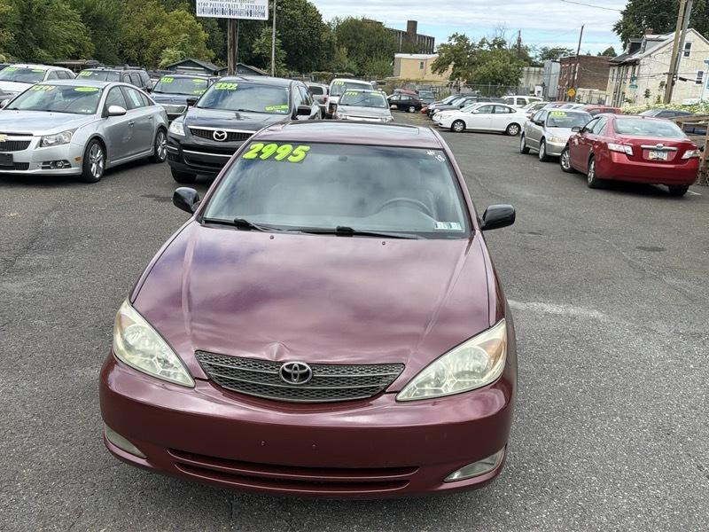 Toyota Camry LE V6 2004