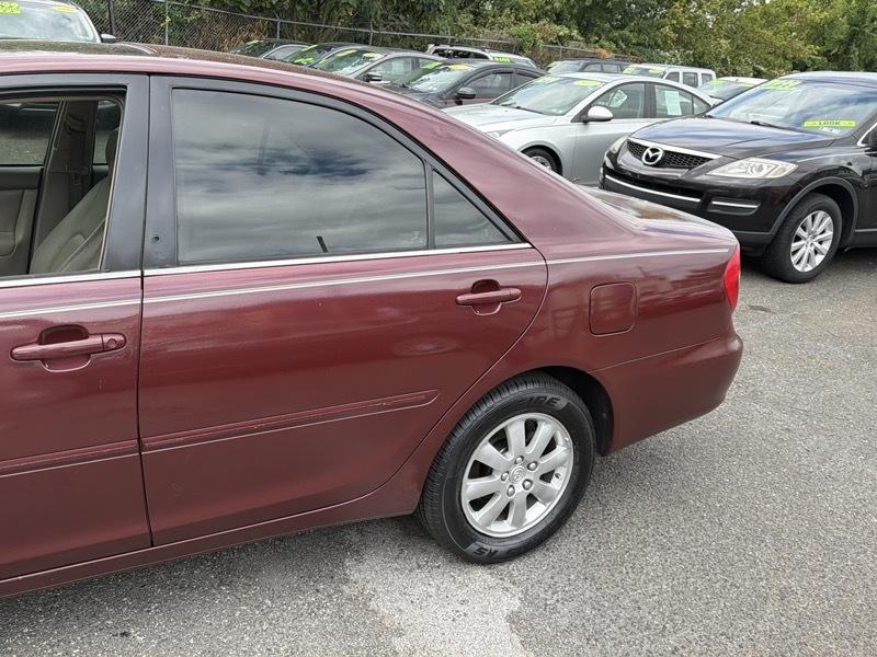 Toyota Camry LE V6 2004