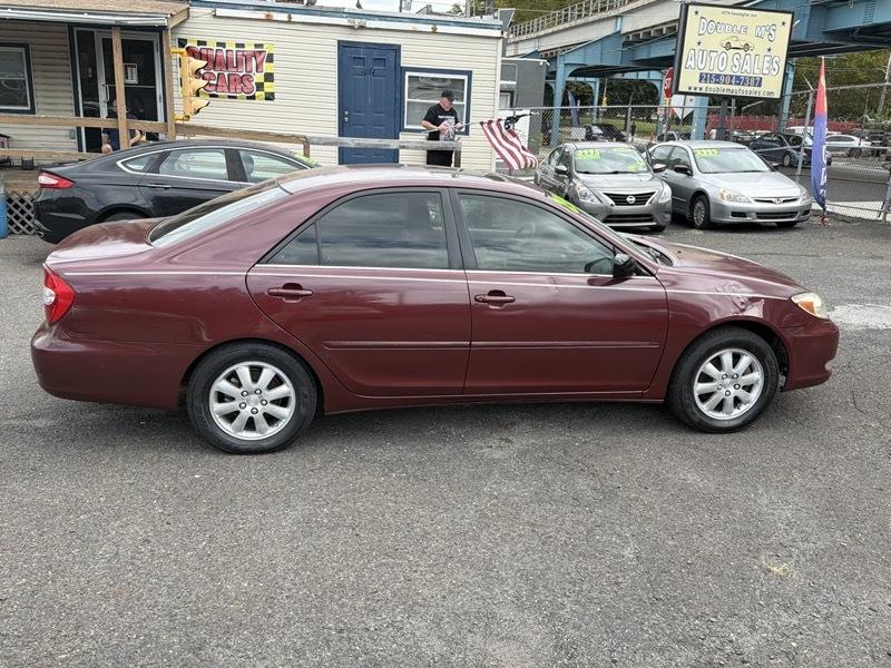 Toyota Camry LE V6 2004