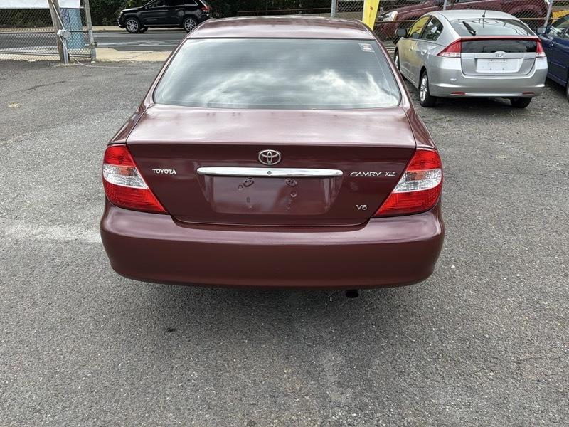 Toyota Camry LE V6 2004