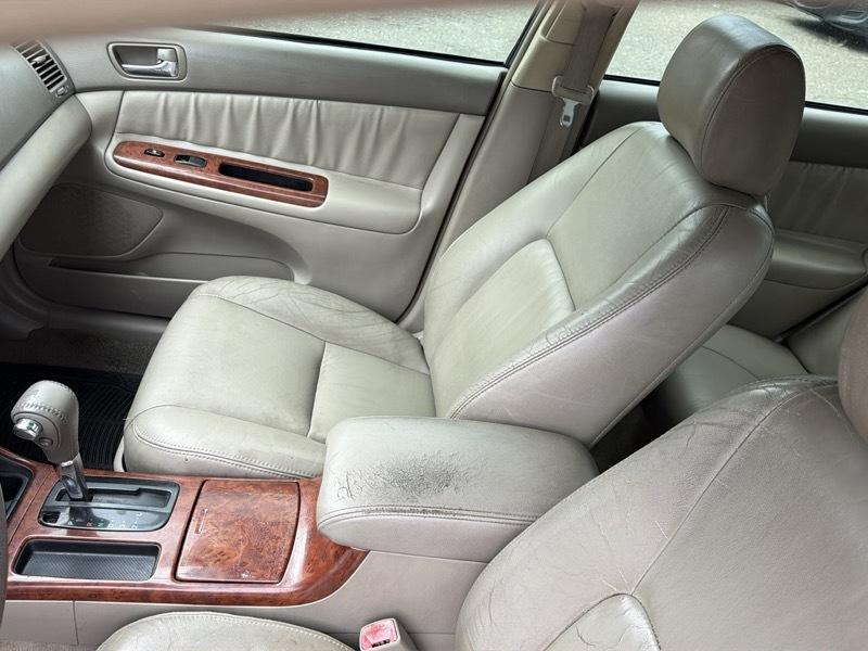 Toyota Camry LE V6 2004
