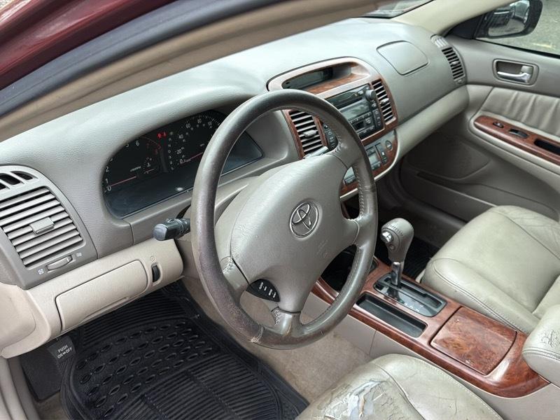 Toyota Camry LE V6 2004