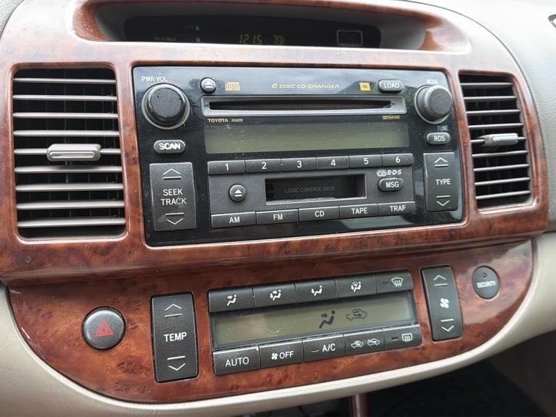 Toyota Camry LE V6 2004