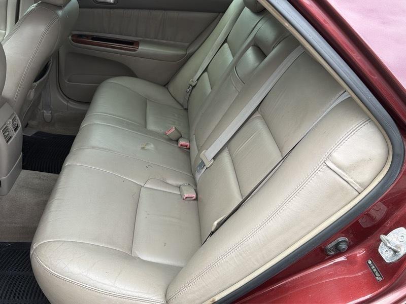 Toyota Camry LE V6 2004
