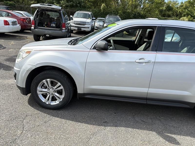 Chevrolet Equinox LS FWD 2010