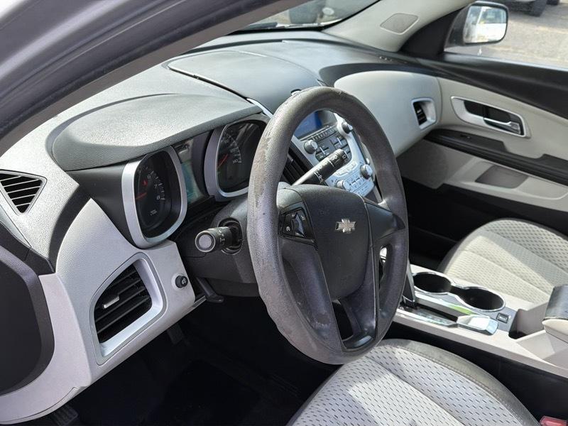 Chevrolet Equinox LS FWD 2010