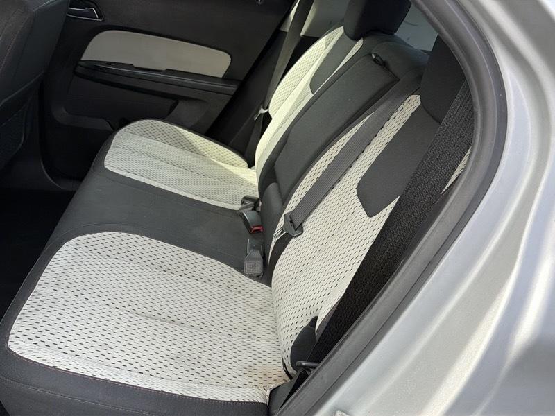 Chevrolet Equinox LS FWD 2010