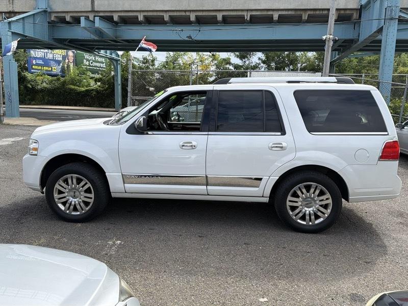Lincoln Navigator 4WD 2013