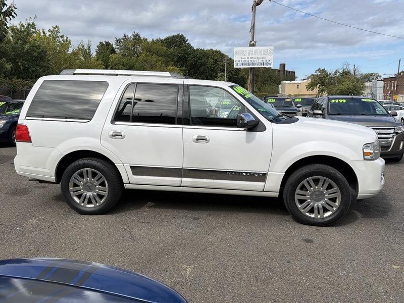 Lincoln Navigator 4WD 2013